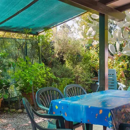 Villino Lacona Apartment *